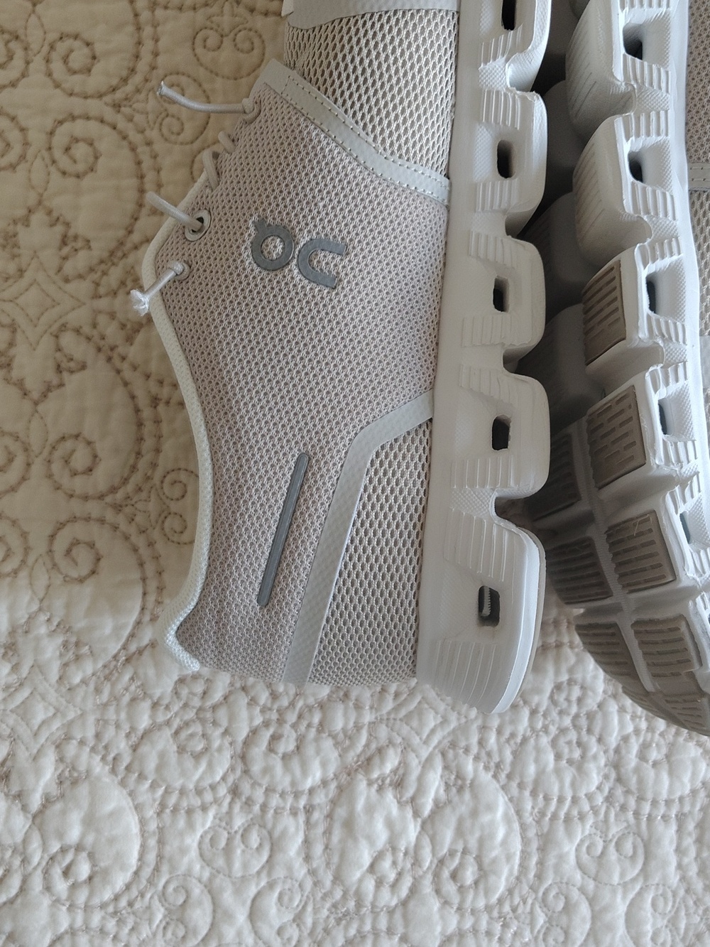 On cloud Cloudtec 5 Running Shoes M7/W9 - Picture 9 of 16